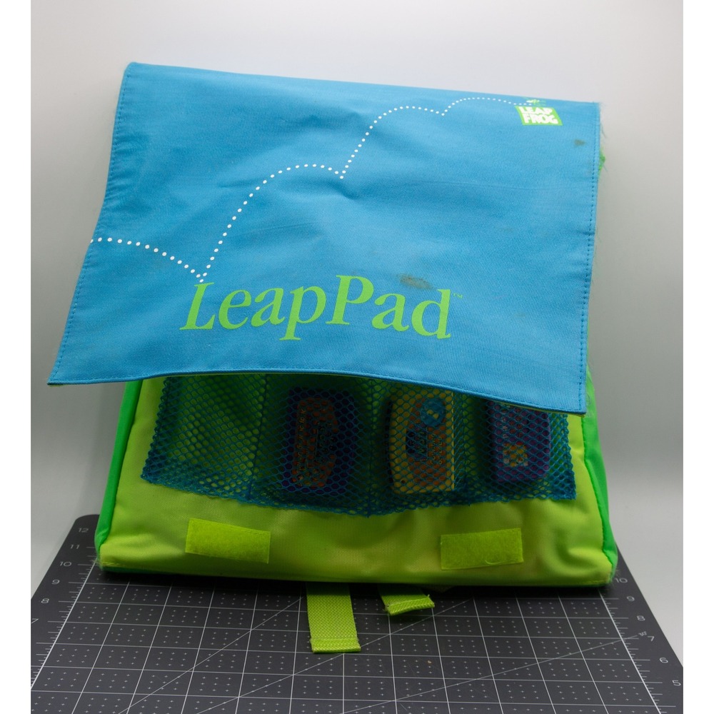 LeapFrog LeapPad Learning System Bundle with Carrying Case Books & Cartridges